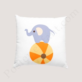 Coussin déco :  Petit éléphant sur son ballon Coussin déco :  Petit éléphant sur son ballon